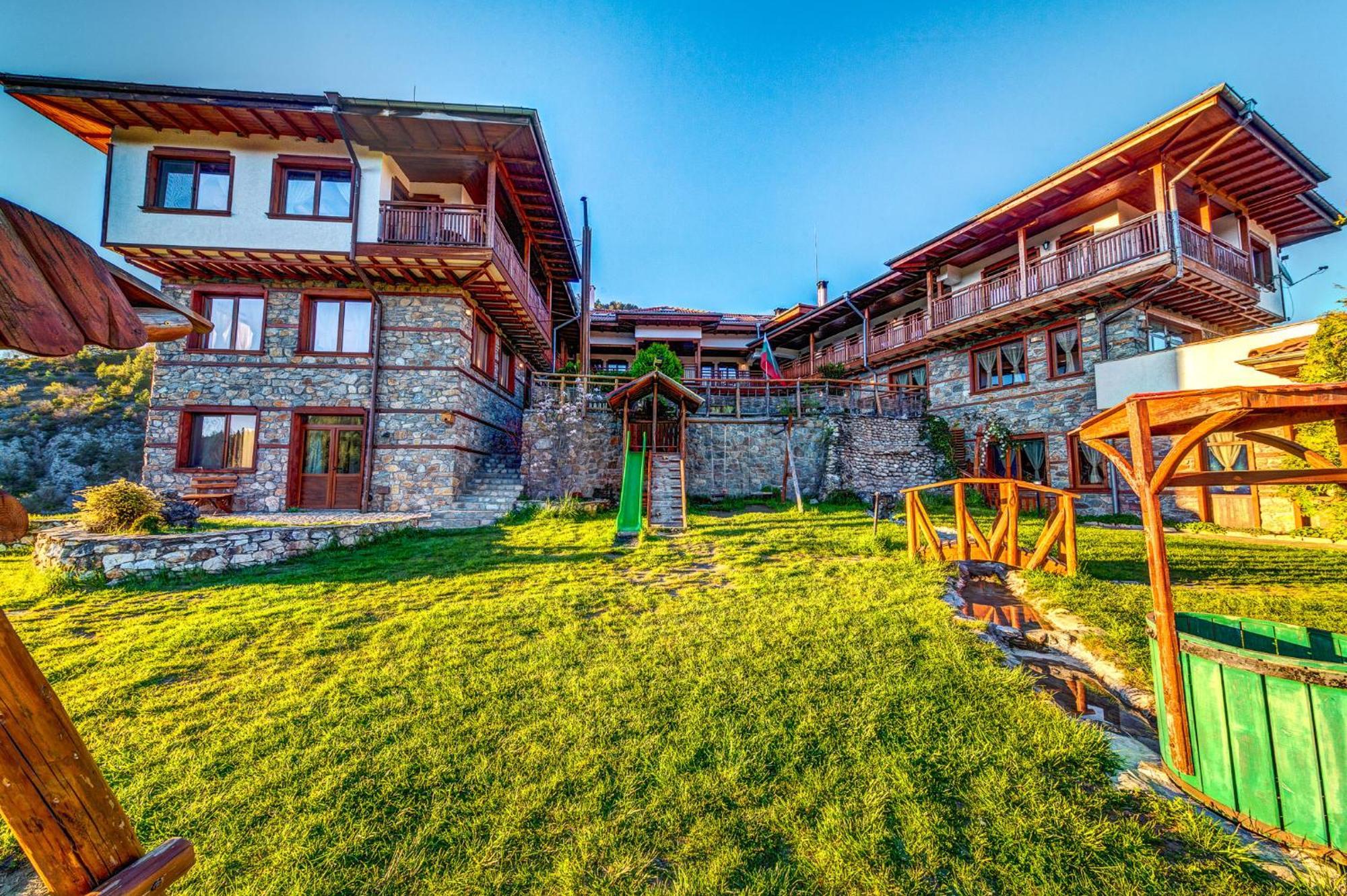 Hotel Mursal Ягодина Экстерьер фото
