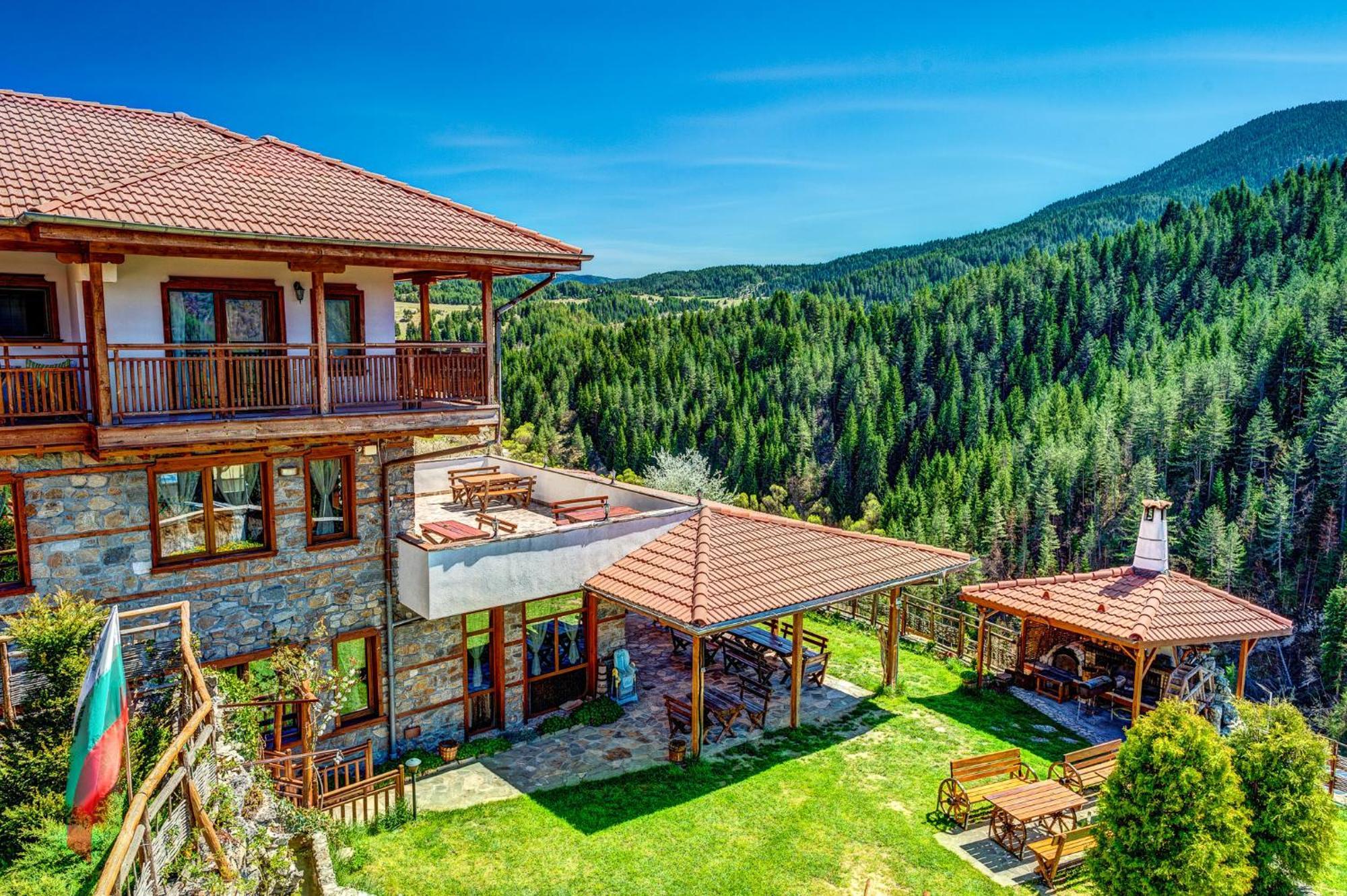 Hotel Mursal Ягодина Экстерьер фото